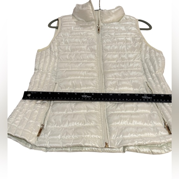 Tommy Hilfiger Ladies Medium Lightweight Ivory Pearl Puffer Vest - Picture 10 of 11